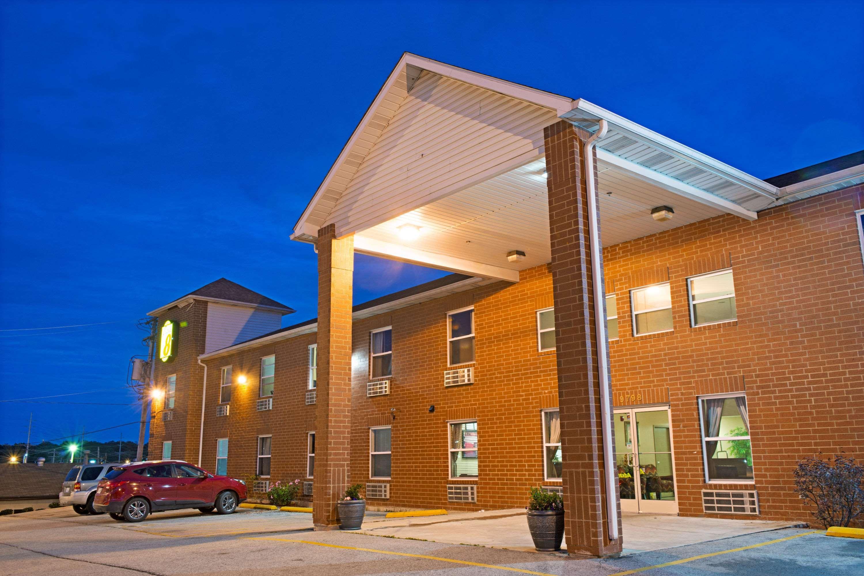 Super 8 By Wyndham St. Louis Airport Hotel Woodson Terrace Exterior photo