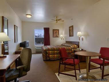 Super 8 By Wyndham St. Louis Airport Hotel Woodson Terrace Exterior photo